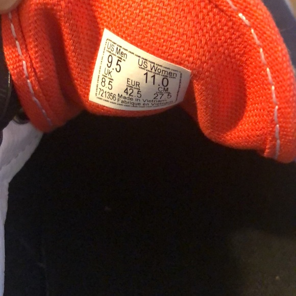 Vans - Picture 6 of 6